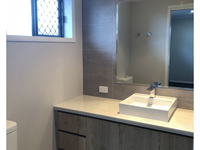 8 Chalmers Court, Mount Pleasant QLD 4740