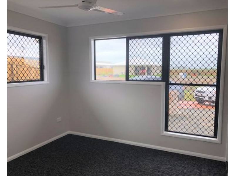 8 Chalmers Court, Mount Pleasant QLD 4740