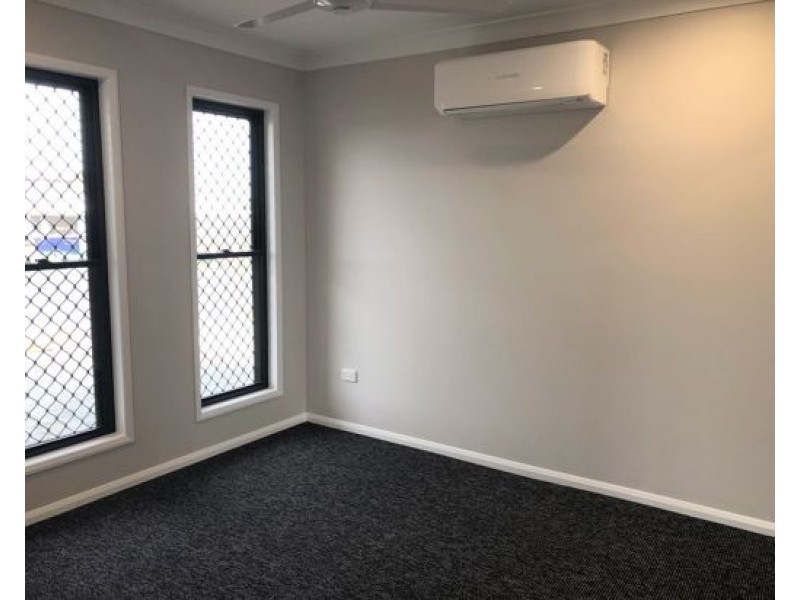 8 Chalmers Court, Mount Pleasant QLD 4740