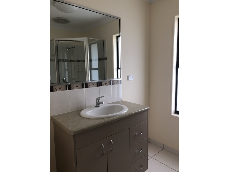 34 Madison Avenue, Glenella QLD 4740