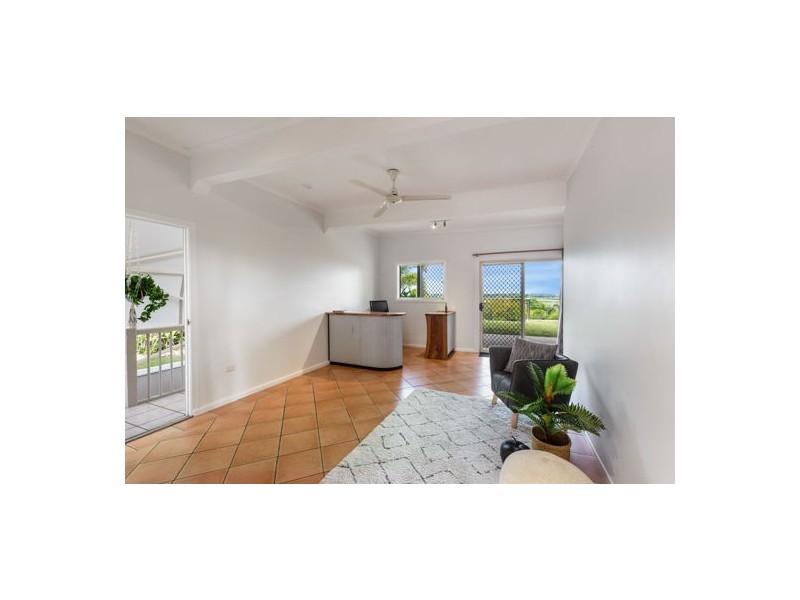 13 Kinnon Street, Glenella QLD 4740