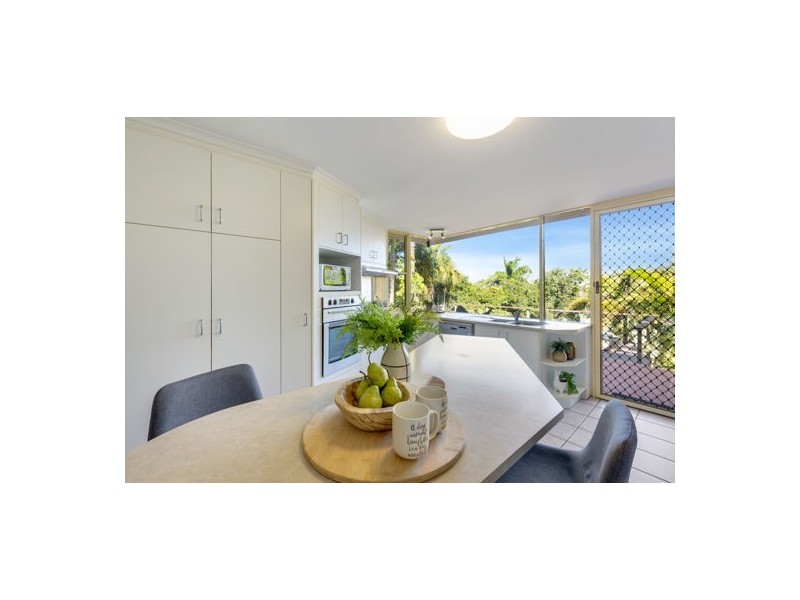 13 Kinnon Street, Glenella QLD 4740