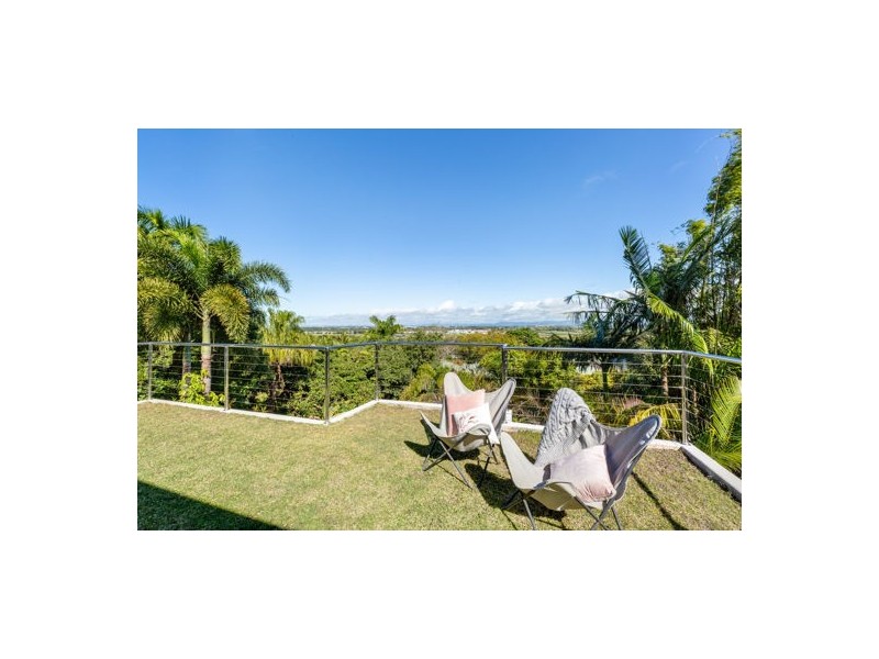 13 Kinnon Street, Glenella QLD 4740