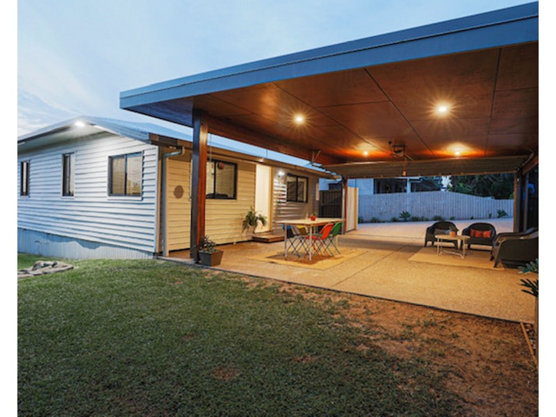 16 Hill End Road, Glenella QLD 4740