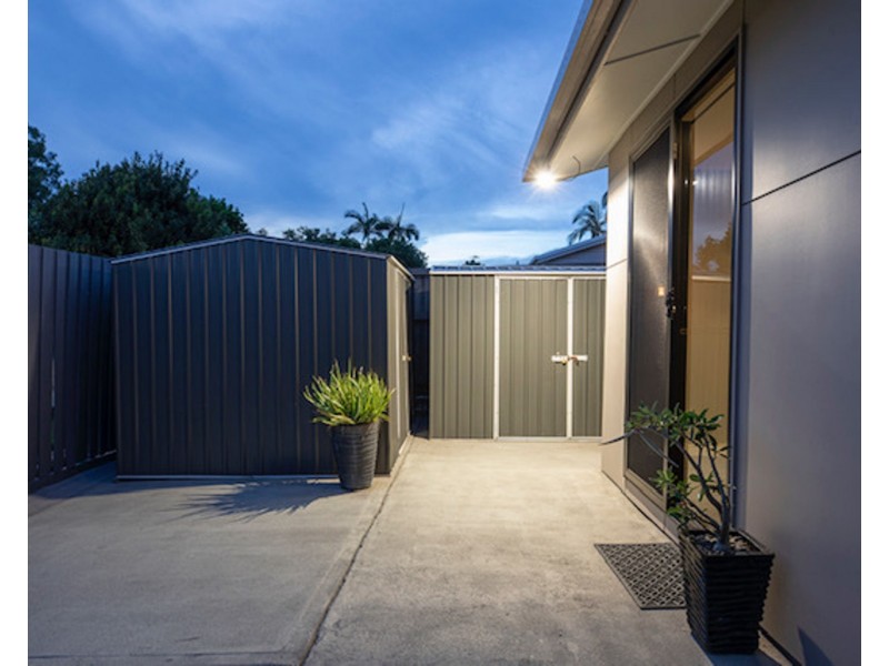 16 Hill End Road, Glenella QLD 4740