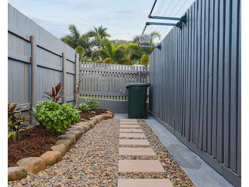 16 Hill End Road, Glenella QLD 4740