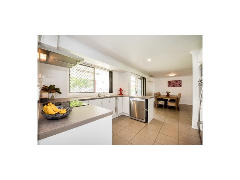 98 Broomdykes Drive, Beaconsfield QLD 4740