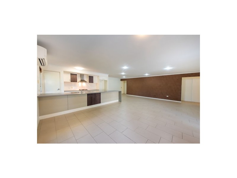 2 Blaxland Close, Andergrove QLD 4740