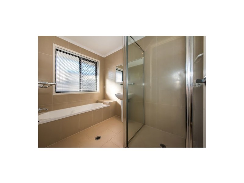 2 Blaxland Close, Andergrove QLD 4740