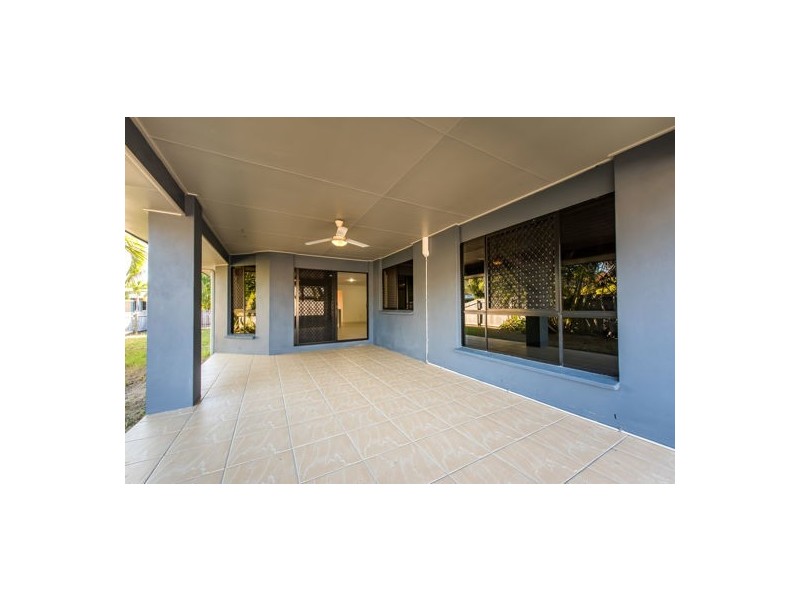 2 Blaxland Close, Andergrove QLD 4740