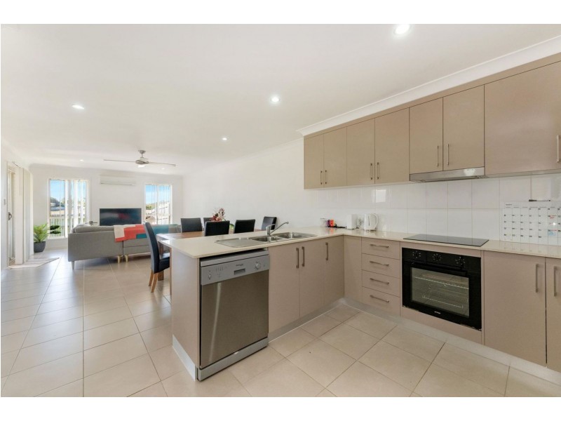 Units 1 & 2/3 Collins Court, Eimeo QLD 4740