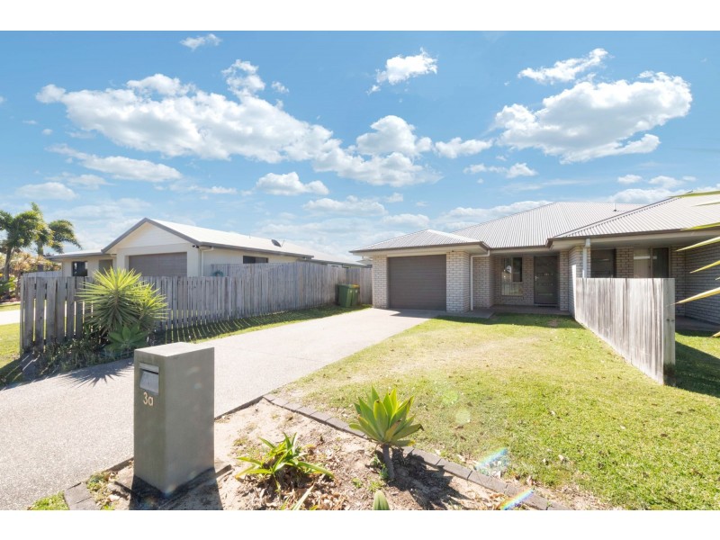 Units 1 & 2/3 Collins Court, Eimeo QLD 4740
