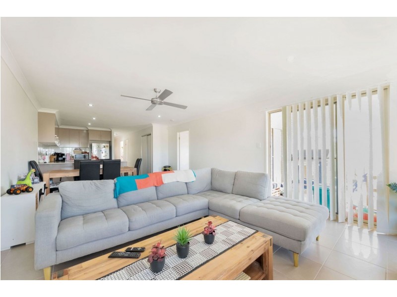 Units 1 & 2/3 Collins Court, Eimeo QLD 4740