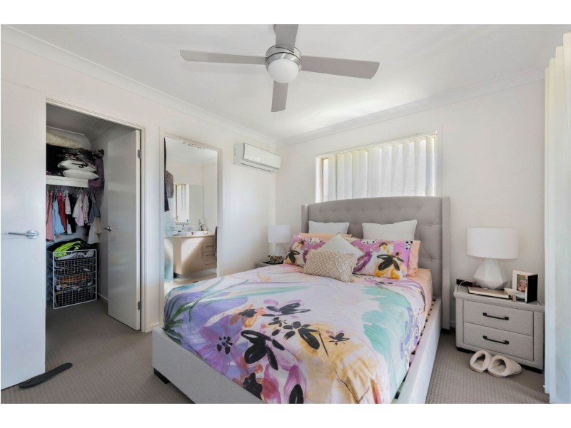 Units 1 & 2/3 Collins Court, Eimeo QLD 4740