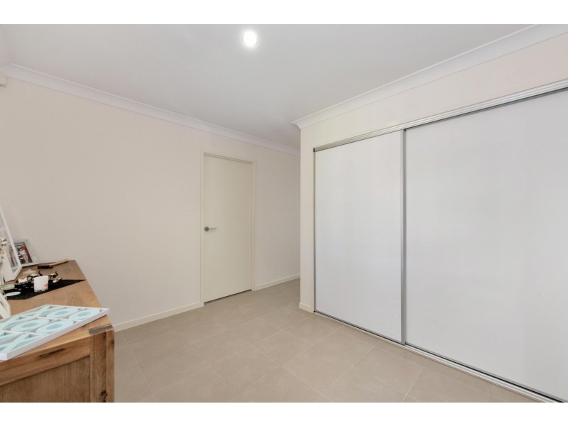 Units 1 & 2/3 Collins Court, Eimeo QLD 4740