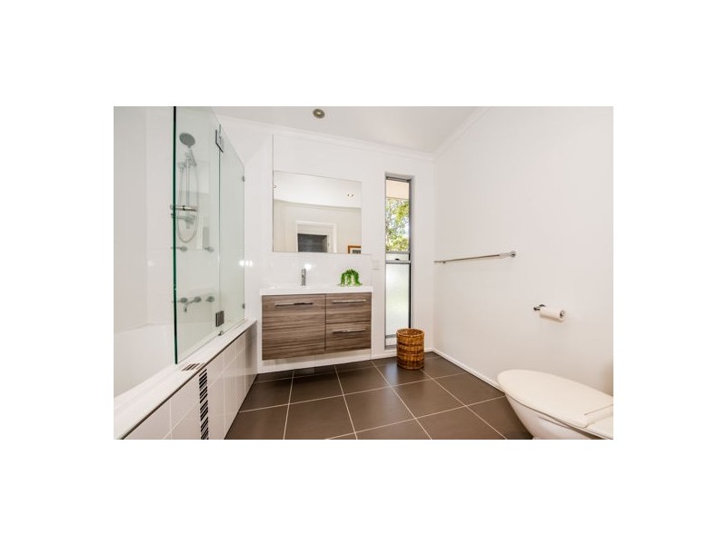 81 Waverley Street, Bucasia QLD 4750