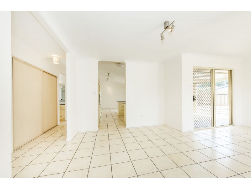 2 Wheeler Drive, Glenella QLD 4740