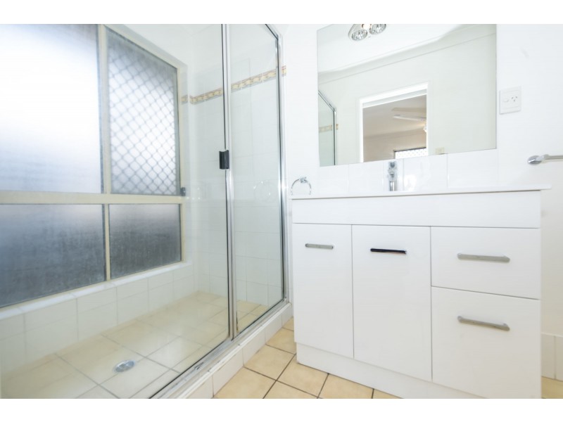 2 Wheeler Drive, Glenella QLD 4740