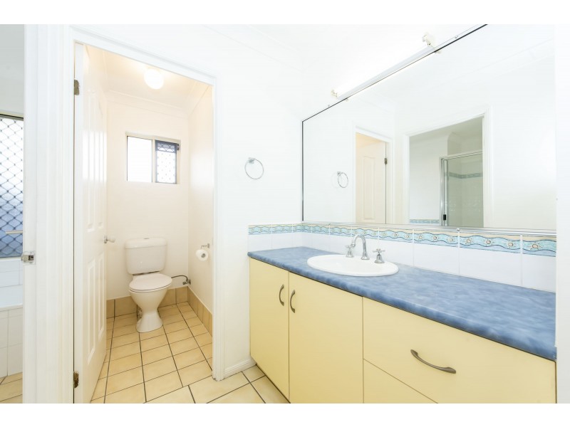 2 Wheeler Drive, Glenella QLD 4740