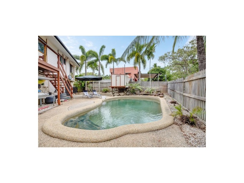 30 Sunset Boulevard, Eimeo QLD 4740