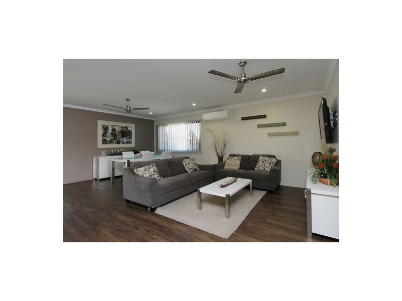 59 Beach Road, Dolphin Heads QLD 4740