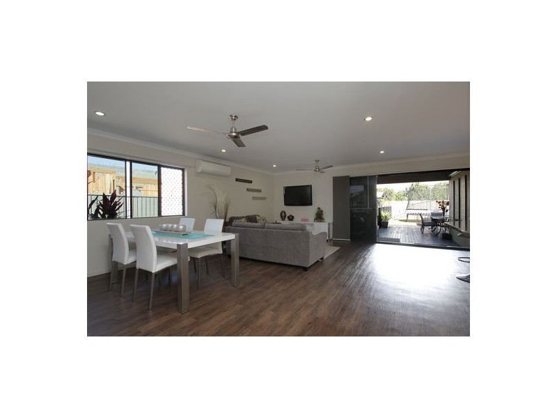 59 Beach Road, Dolphin Heads QLD 4740