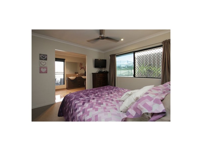 59 Beach Road, Dolphin Heads QLD 4740