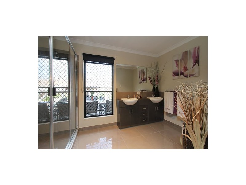 59 Beach Road, Dolphin Heads QLD 4740