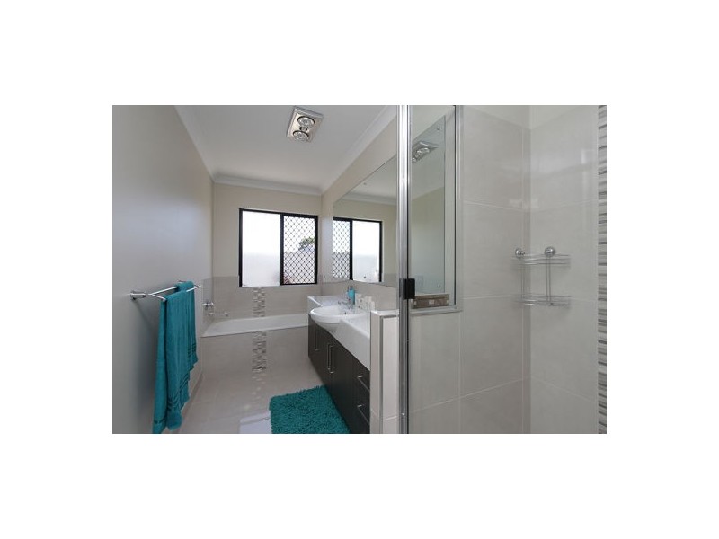 59 Beach Road, Dolphin Heads QLD 4740