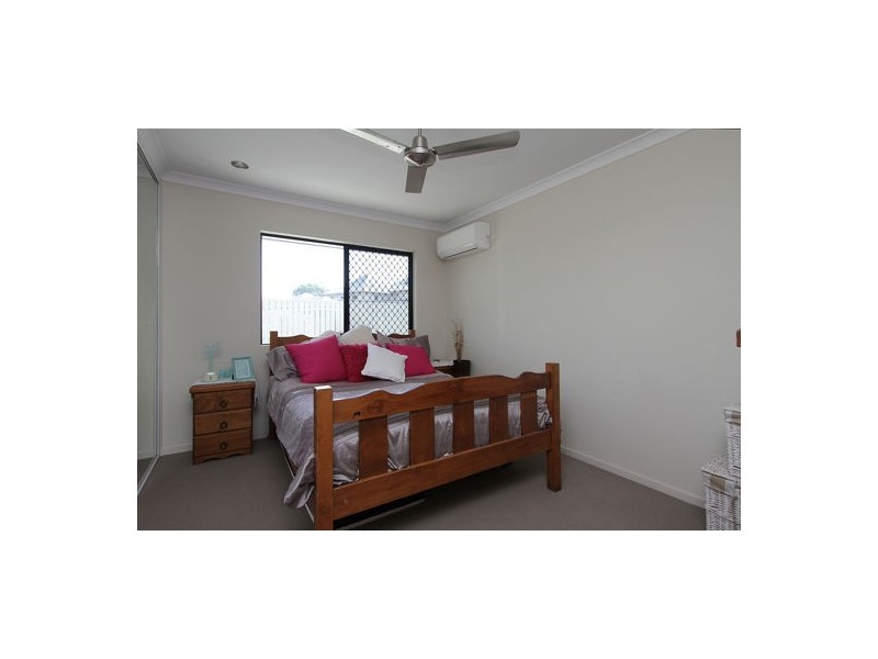 59 Beach Road, Dolphin Heads QLD 4740