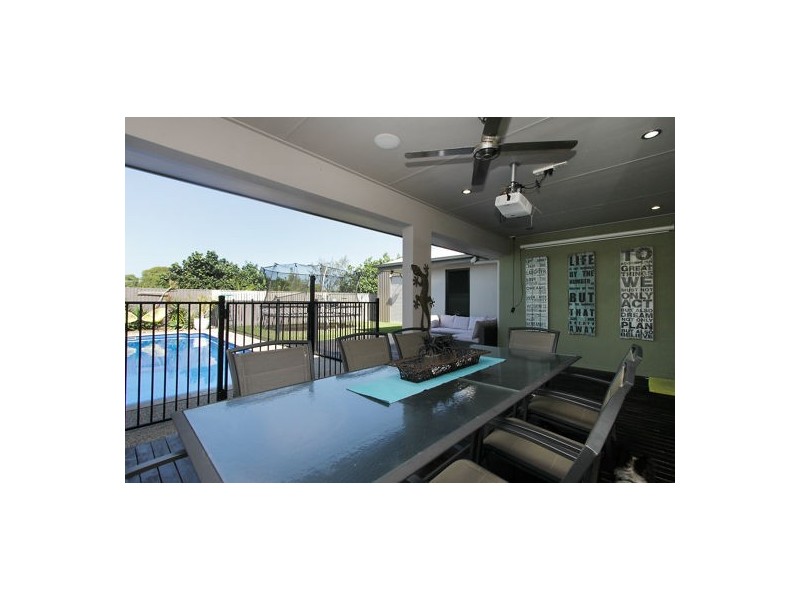 59 Beach Road, Dolphin Heads QLD 4740