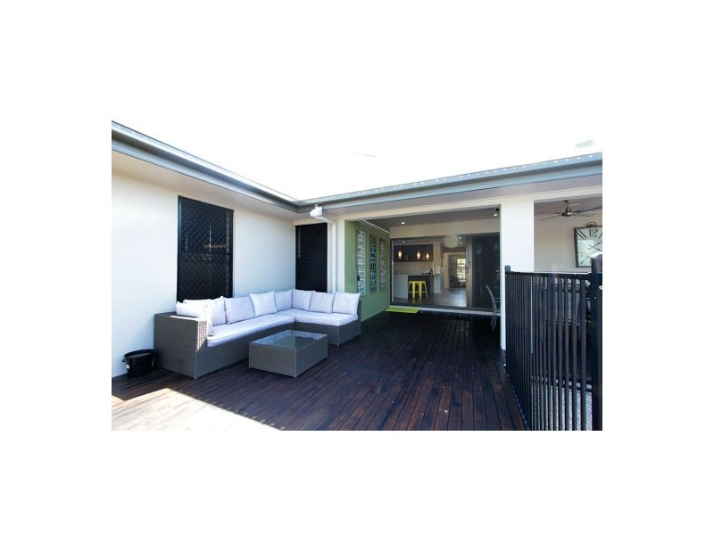 59 Beach Road, Dolphin Heads QLD 4740