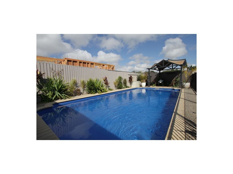 59 Beach Road, Dolphin Heads QLD 4740