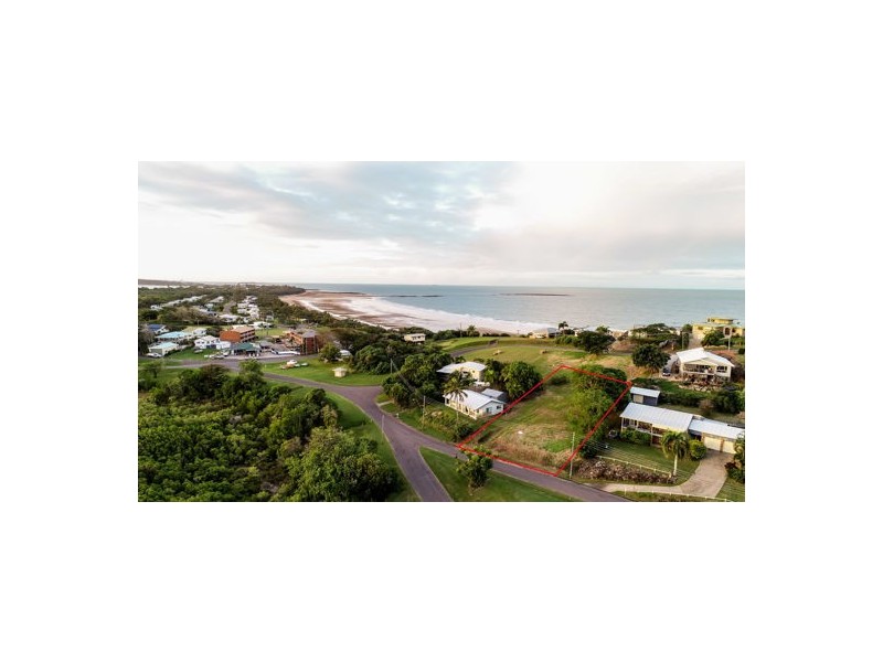 4 Sunset Drive, Sarina Beach QLD 4737