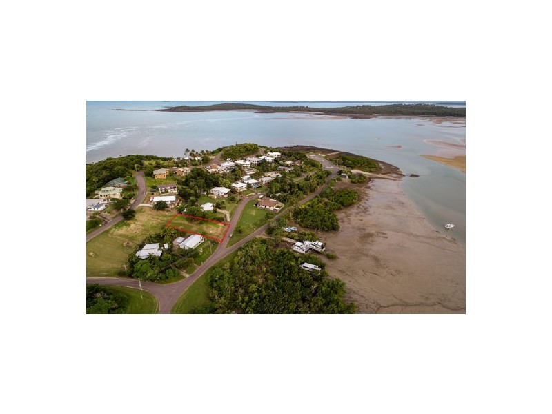 4 Sunset Drive, Sarina Beach QLD 4737