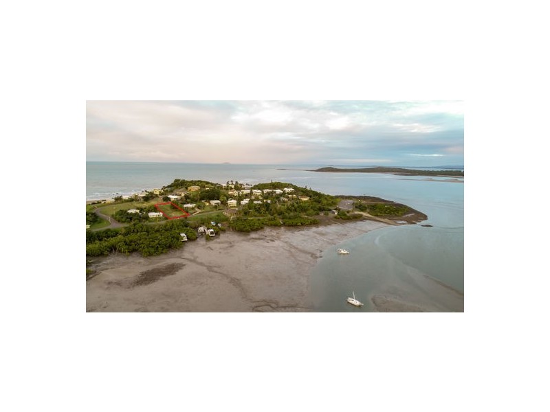 4 Sunset Drive, Sarina Beach QLD 4737