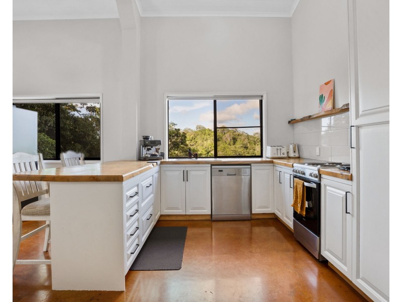 10 Bayview Drive, Habana QLD 4740