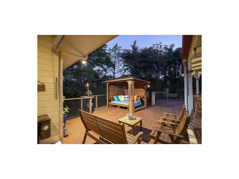 8 Refalo Drive, Farleigh QLD 4741