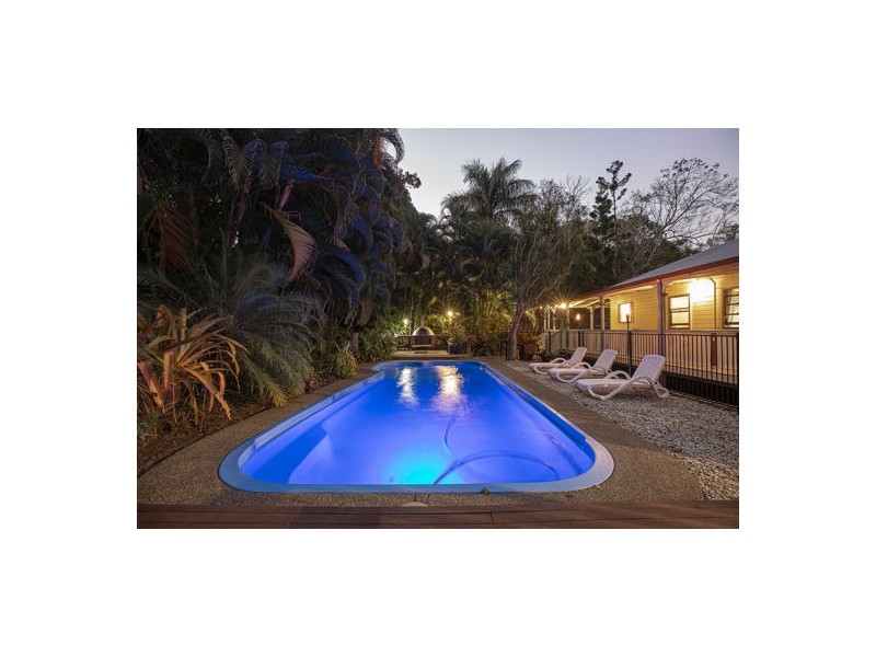 8 Refalo Drive, Farleigh QLD 4741