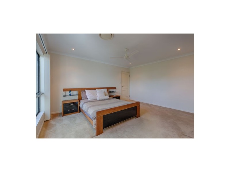 18 Cutfield Street, Glenella QLD 4740
