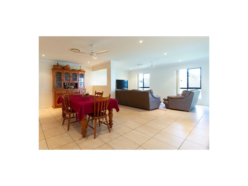 18 Cutfield Street, Glenella QLD 4740