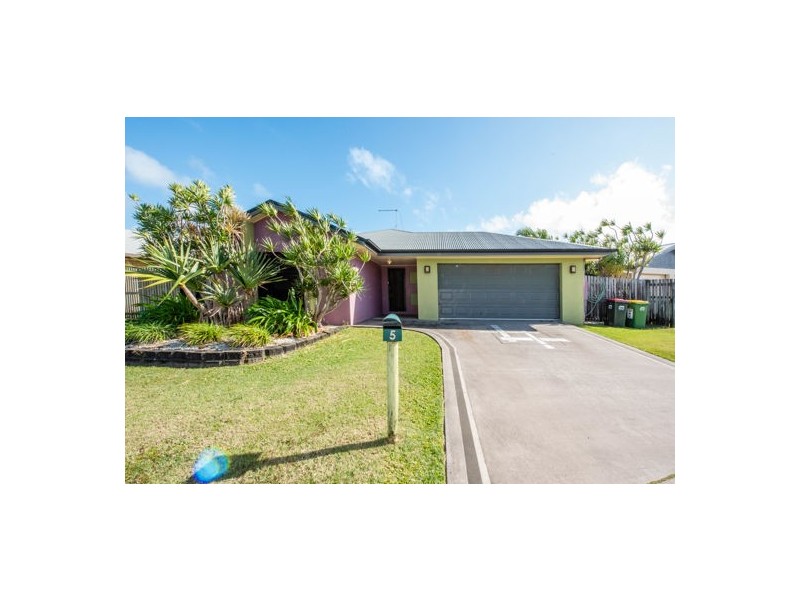 5 Sunseeker Court, Blacks Beach QLD 4740