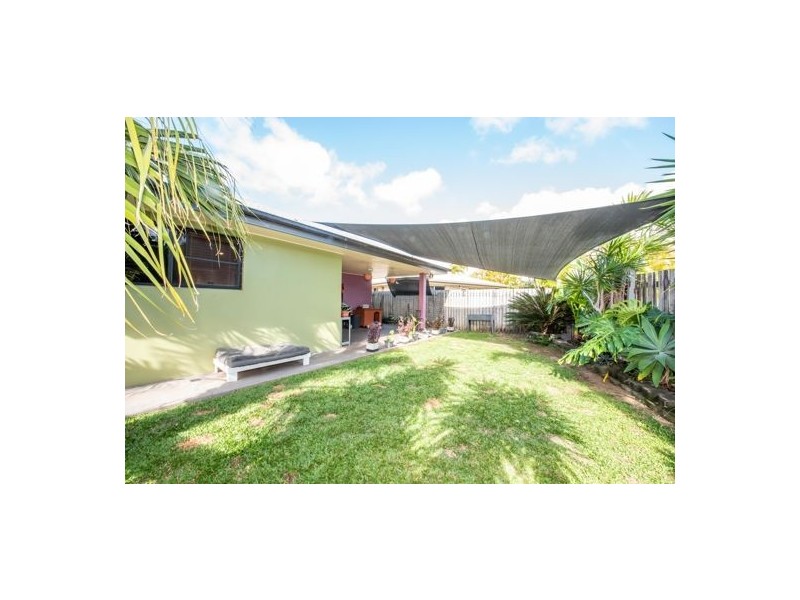 5 Sunseeker Court, Blacks Beach QLD 4740