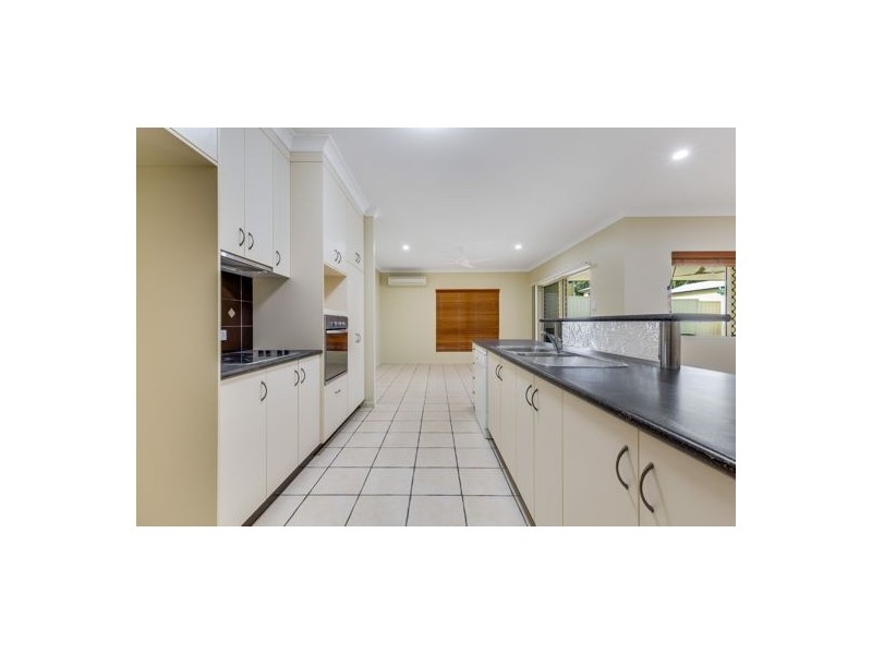 5 Seacove Court, Eimeo QLD 4740