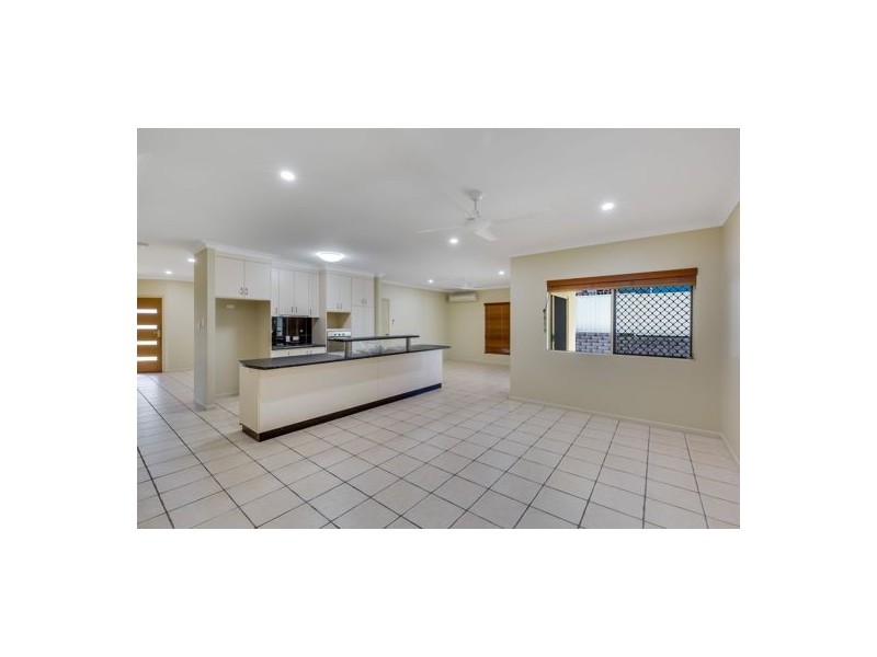 5 Seacove Court, Eimeo QLD 4740