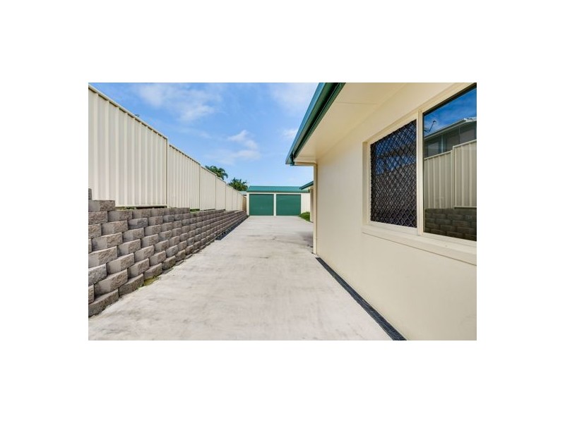 5 Seacove Court, Eimeo QLD 4740