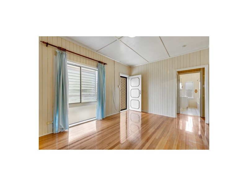 39 Adrian Street, West Mackay QLD 4740