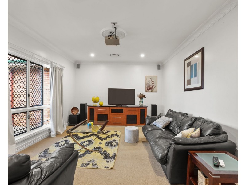 9 Ronnie Court, Rural View QLD 4740
