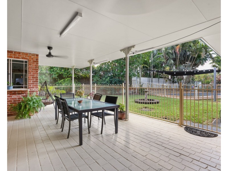 9 Ronnie Court, Rural View QLD 4740