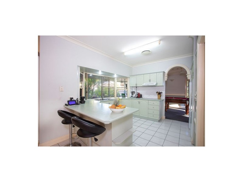 8 Maurene Court, Glenella QLD 4740